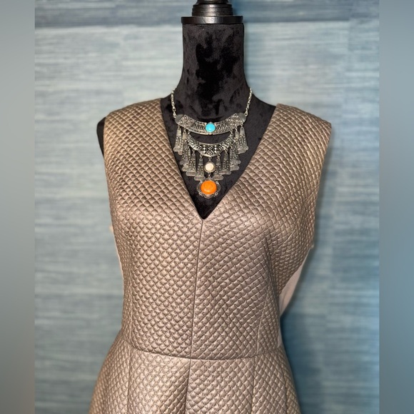 BCBG MaxAzria - FAUX LEATHER QUILTED DRESS - Size 12 Tan Brown Lined NWOT - Picture 3 of 16